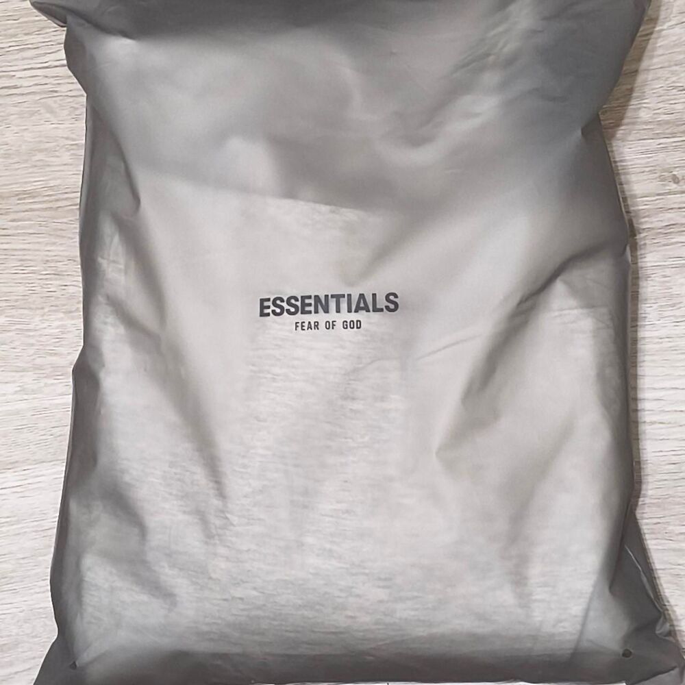 Fear of God ESSENTIALS Hoodie – Light Oatmeal | Size L | New with Tags - Picture 7 of 8